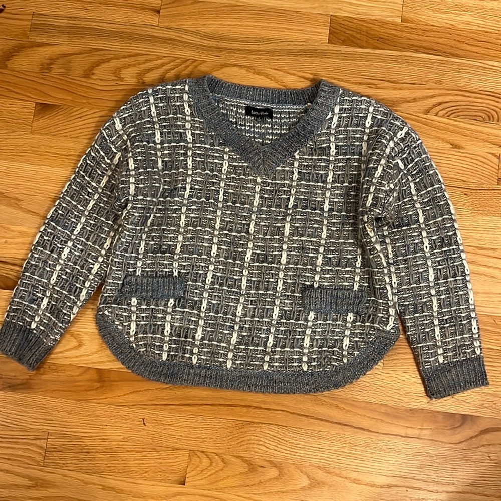 Blue/gray sweater